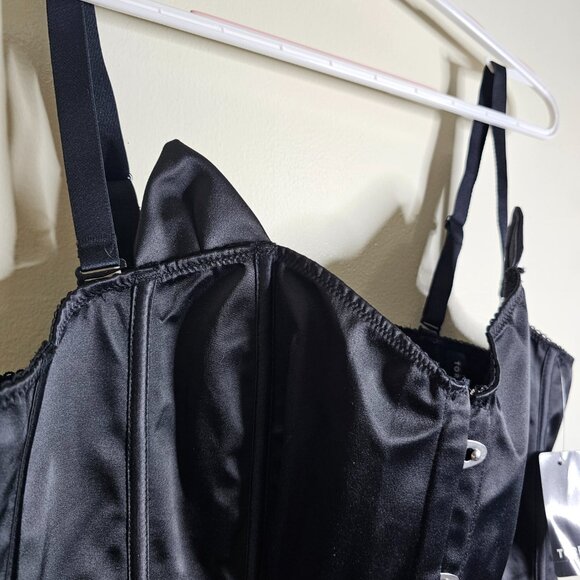 TORRID Black Satin Cat Hook Front Bustier Size 2x - Picture 4 of 7